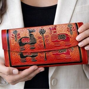 Indian Llama Handmade Leather Embossed Clutch Purse Brand New